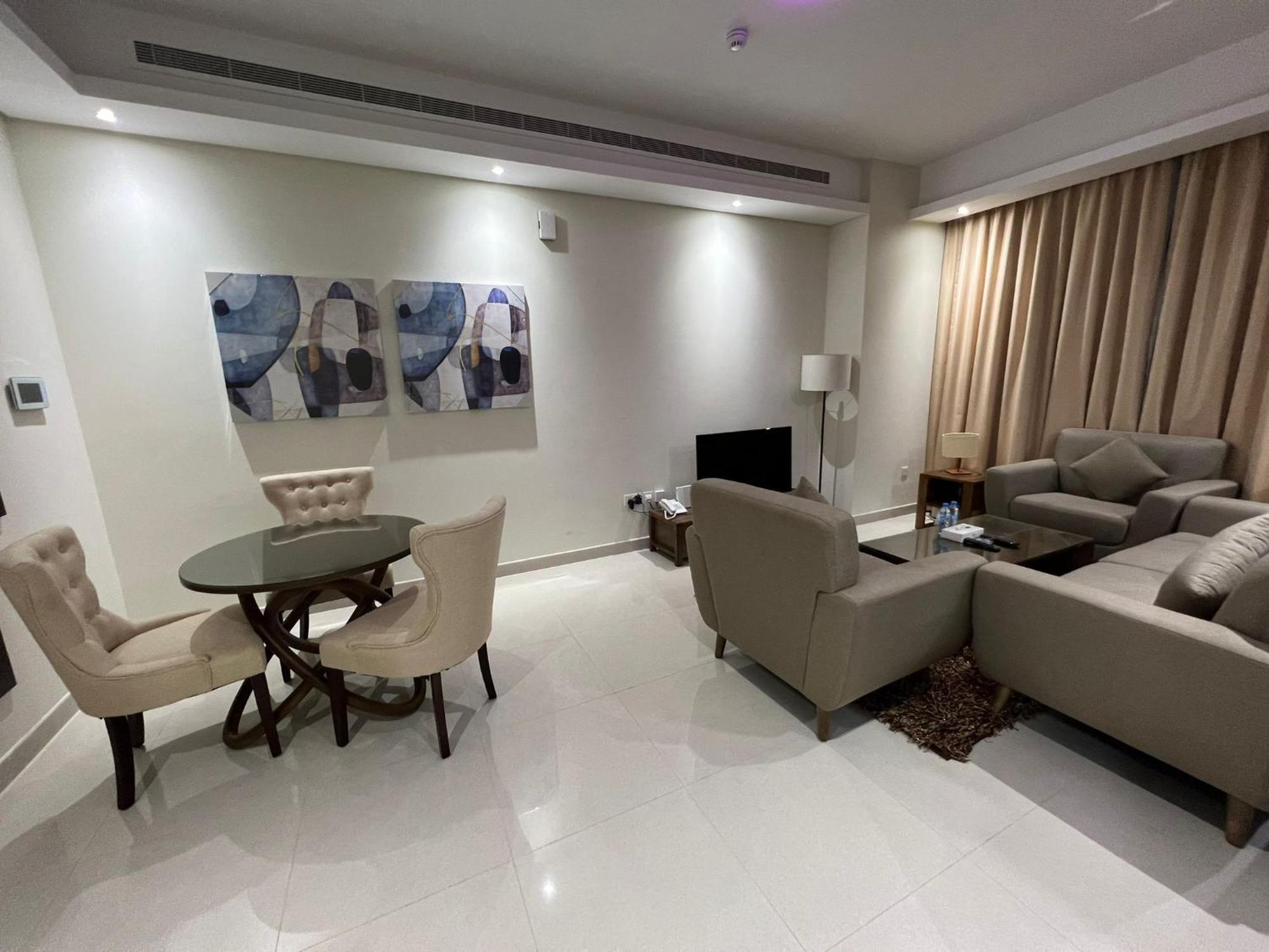 Sirius Tower Apart otel Manama Dış mekan fotoğraf