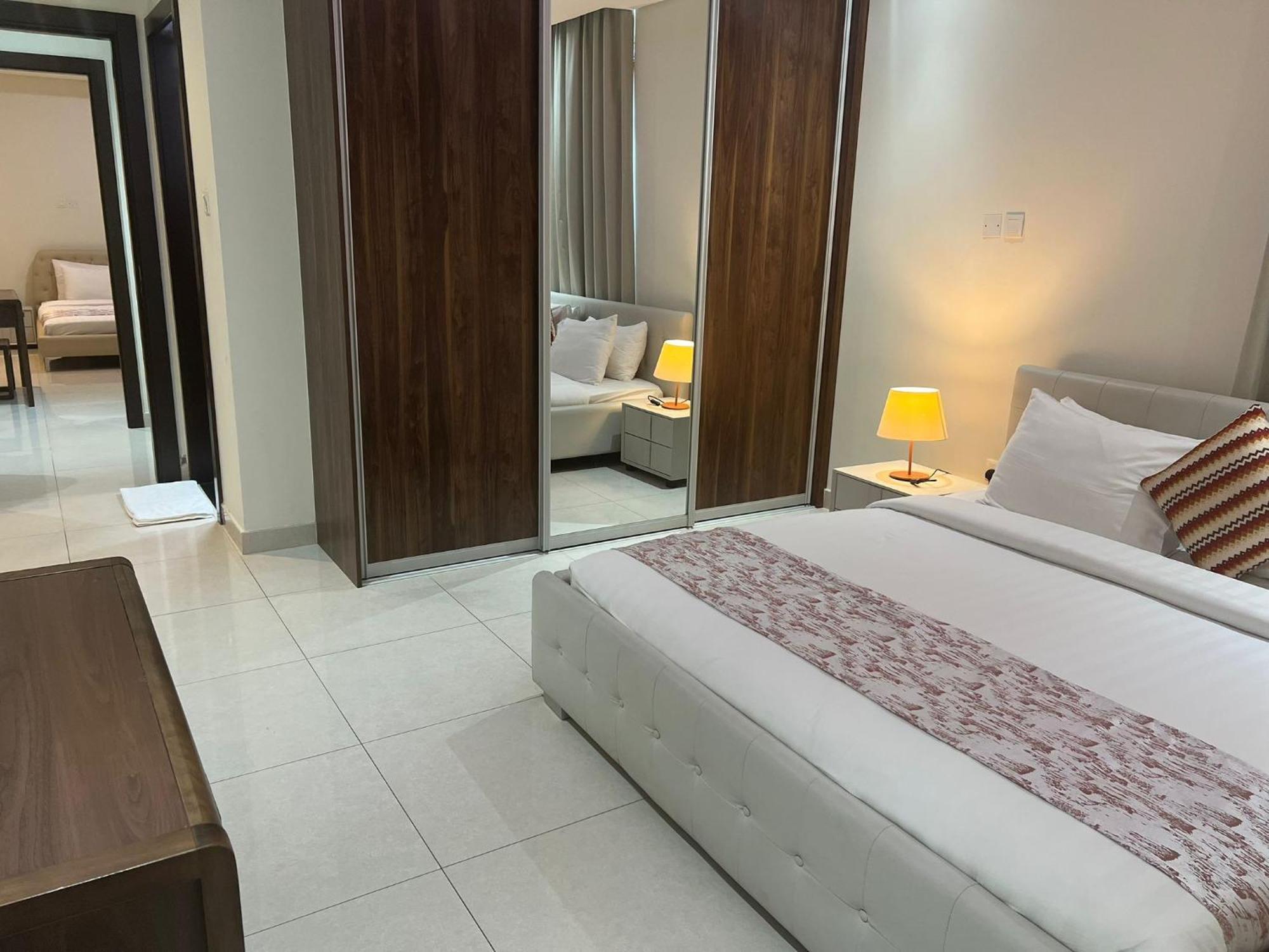 Sirius Tower Apart otel Manama Dış mekan fotoğraf